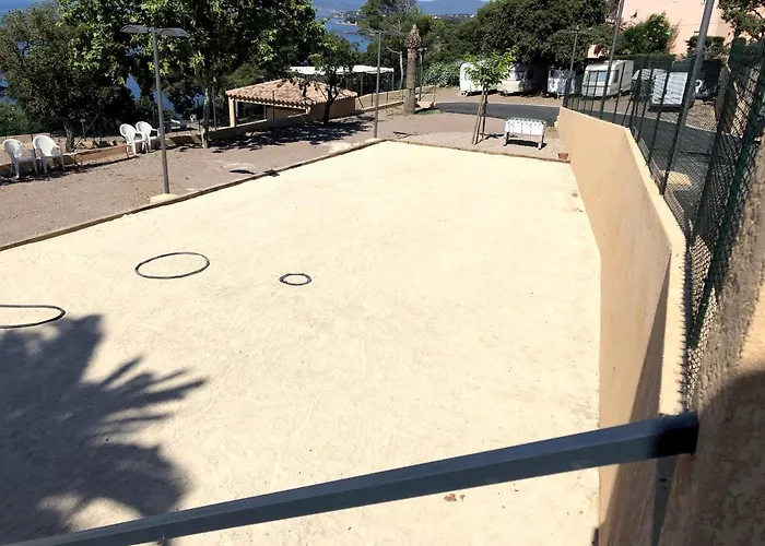 Frantheor Saint-raphael 4 Etoiles Kamp alanı